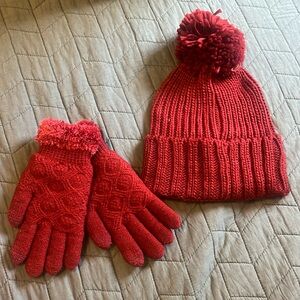 Dark red gloves and hat, one size fits all